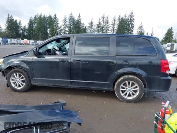 2020 Dodge Grand Caravan SE Plus with VIN 2C4RDGBG1LR227982, listed as a IAAI auction lot 41939555 with 68,101 mi miles and . Bid and sale history available at DreamBid. Image 15.