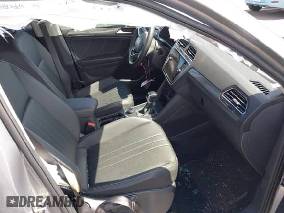 2024 Volkswagen Tiguan SE с VIN 3VV2B7AX9RM034389, выставлен на аукционе IAAI как лот 42579107 с пробегом 18 080 миль миль и . История ставок и продаж доступна на DreamBid. Изображение 5.