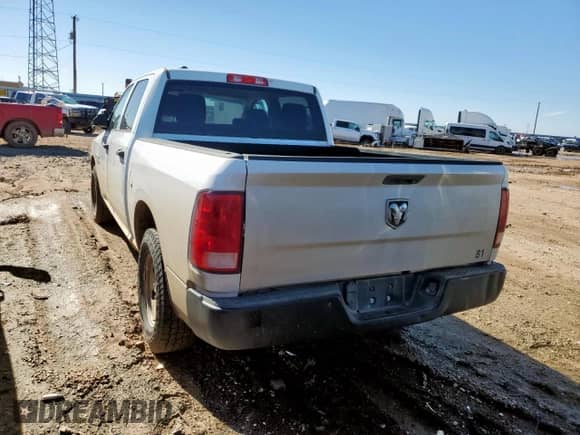 2017 Ram 1500 Express z VIN 1C6RR6KT5HS806186, wystawiony jako Copart lot #86097015 z przebiegiem 105 323 mil mil oraz Szkoda całkowita • Salvage title. Historia ofert i sprzedaży dostępna na DreamBid. Obrazek 6.