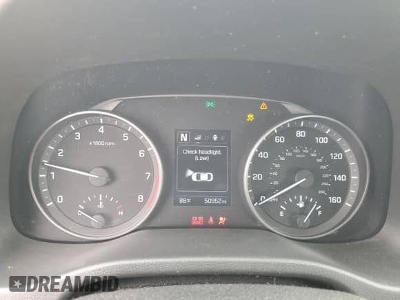 2018 Hyundai Elantra SEL с VIN KMHD84LFXJU472634, выставлен на аукционе Copart как лот 70388485 с пробегом 50 952 миль миль и Списание • Salvage title. История ставок и продаж доступна на DreamBid. Изображение 9.