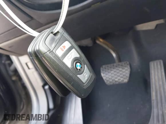 2015 BMW X3 sDrive28i with VIN 5UXWZ7C51F0M82937, listed as a IAAI auction lot 42028655 with 122,969 mi miles and . Bid and sale history available at DreamBid. Image 11.