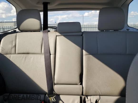 2014 Subaru Forester z VIN JF2SJCLC4EH555749, wystawiony jako Copart lot #70852025 z przebiegiem 137 599 mil mil oraz Szkoda całkowita • Salvage title. Historia ofert i sprzedaży dostępna na DreamBid. Obrazek 10.