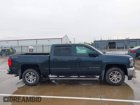 2017 Chevrolet Silverado 1500 LT с VIN 3GCUKREC8HG414668, выставлен на аукционе IAAI как лот 43289032 с пробегом 185 280 миль миль и . История ставок и продаж доступна на DreamBid. Изображение 13.