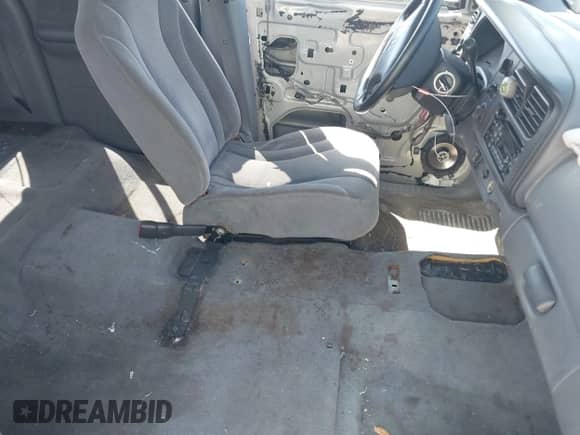 2000 Dodge Dakota Sport with VIN 1B7GL2AX6YS644891, listed as a IAAI auction lot 41961323 with 194,210 mi miles and . Bid and sale history available at DreamBid. Image 5.