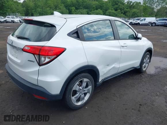 2021 Honda HR-V LX с VIN 3CZRU6H33MM713890, выставлен на аукционе IAAI как лот 42378619 с пробегом 40 410 миль миль и . История ставок и продаж доступна на DreamBid. Изображение 6.