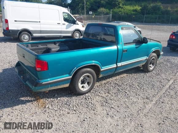 1994 Chevrolet S-10 с VIN 1GCCS1448RK145623, выставлен на аукционе IAAI как лот 42856235 с пробегом 82 236 миль миль и . История ставок и продаж доступна на DreamBid. Изображение 4.