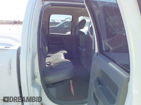 2008 Dodge 1500 SLT z VIN 1D7HU18NX8S632295, wystawiony jako IAAI lot #43440312 z przebiegiem 254 066 mil mil oraz . Historia ofert i sprzedaży dostępna na DreamBid. Obrazek 8.