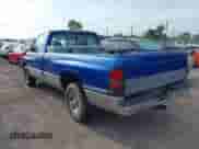 1994 Dodge 1500 z VIN 1B7HC16YXRS728570, wystawiony jako IAAI lot #42637315 z przebiegiem 104 904 mil mil oraz . Historia ofert i sprzedaży dostępna na DreamBid. Obrazek 3.