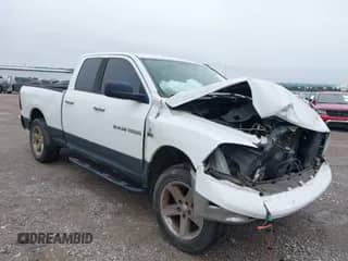 2011 Ram 1500 SLT z VIN 1D7RV1GT0BS689985, wystawiony jako IAAI lot #42367429 z przebiegiem 267 133 mil mil oraz . Historia ofert i sprzedaży dostępna na DreamBid. Obrazek 1.