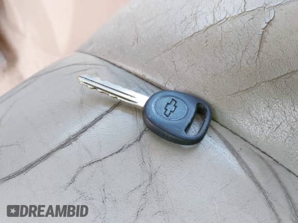 2006 Chevrolet Tahoe LS with VIN 1GNEK13T16J153587, listed as a IAAI auction lot 42244487 with 314,200 mi miles and . Bid and sale history available at DreamBid. Image 11.