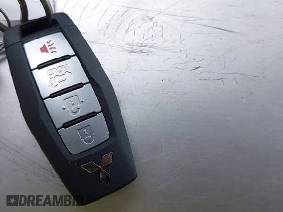 2023 Mitsubishi Outlander SE z VIN JA4J3UA88PZ060230, wystawiony jako IAAI lot #42748367 z przebiegiem 36 704 mil mil oraz . Historia ofert i sprzedaży dostępna na DreamBid. Obrazek 11.