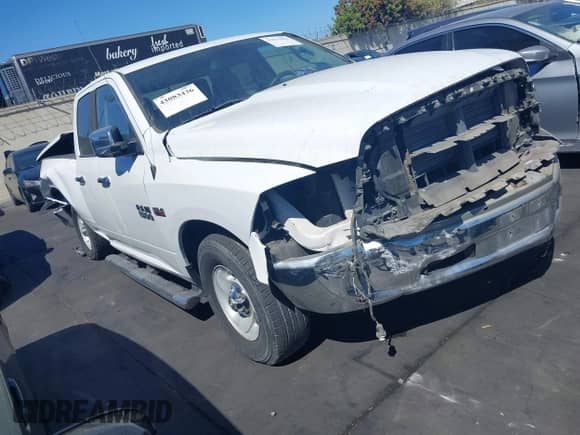 2014 Ram 1500 Big Horn z VIN 1C6RR6GT8ES236799, wystawiony jako IAAI lot #43083436 z przebiegiem 57 359 mil mil oraz . Historia ofert i sprzedaży dostępna na DreamBid. Obrazek 1.