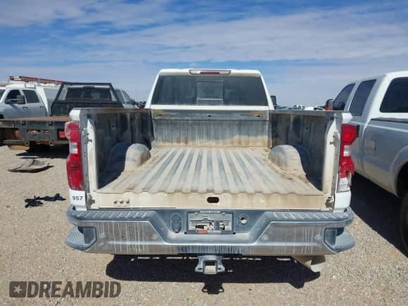 2020 Chevrolet Silverado 2500HD LT с VIN 1GC1YNEY8LF199325, выставлен на аукционе IAAI как лот 41336226 с пробегом 115 817 миль миль и . История ставок и продаж доступна на DreamBid. Изображение 16.