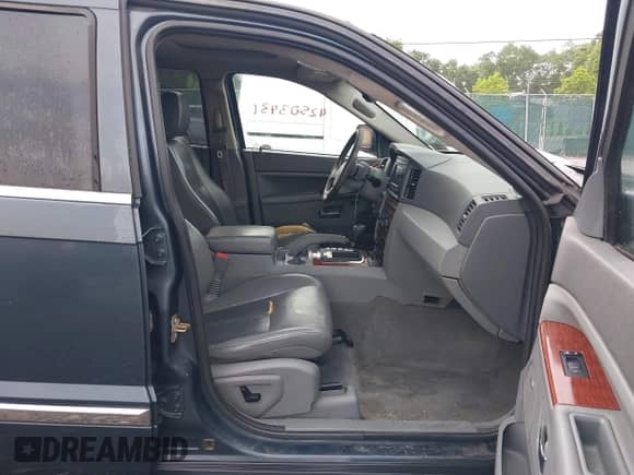 2007 Jeep Grand Cherokee Limited with VIN 1J8HR58N17C589714, listed as a IAAI auction lot 42503431 with 181,406 mi miles and . Bid and sale history available at DreamBid. Image 5.