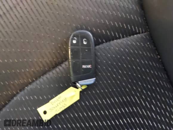 2011 Dodge Journey SXT z VIN 3D4PG5FG2BT511083, wystawiony jako IAAI lot #41898453 z przebiegiem 180 569 mil mil oraz . Historia ofert i sprzedaży dostępna na DreamBid. Obrazek 11.