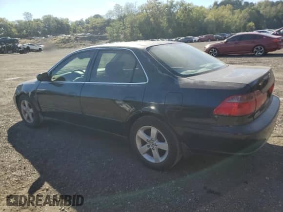 1998 Honda Accord EX with VIN 1HGCG1653WA033449, listed as a Copart auction lot 84936845 with 268,201 mi miles and Salvage title. Bid and sale history available at DreamBid. Image 2.