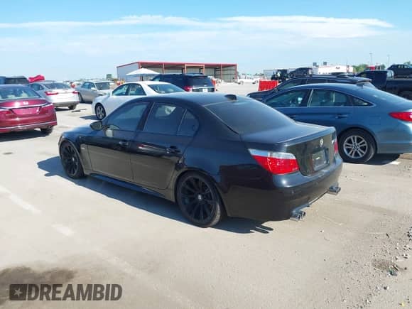 2007 BMW 5 Series M5 с VIN WBSNB93587CX06825, выставлен на аукционе IAAI как лот 42616016 с пробегом 146 118 миль миль и . История ставок и продаж доступна на DreamBid. Изображение 3.