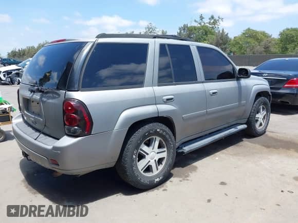 2006 Chevrolet TrailBlazer LS с VIN 1GNDT13S362336936, выставлен на аукционе IAAI как лот 42784789 с пробегом 206 733 миль миль и . История ставок и продаж доступна на DreamBid. Изображение 4.