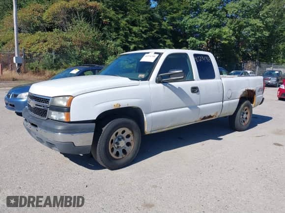 2006 Chevrolet Silverado 1500 LT1 with VIN 2GCEK19V161303709, listed as a IAAI auction lot 40294788 with 211,821 mi miles and . Bid and sale history available at DreamBid. Image 2.