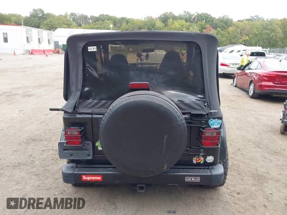 1999 Jeep Wrangler Sahara с VIN 1J4FY49S4XP469005, выставлен на аукционе IAAI как лот 43402804 с пробегом 88 432 миль миль и . История ставок и продаж доступна на DreamBid. Изображение 16.