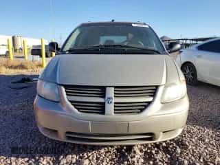2005 Dodge Caravan SE с VIN 1D4GP24R75B335317, выставлен на аукционе Copart как лот 71033874 с пробегом 243 116 миль миль и Списание • Salvage title. История ставок и продаж доступна на DreamBid. Изображение 5.