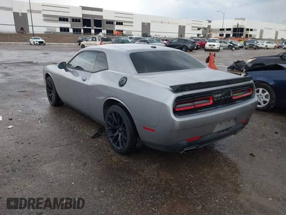 2016 Dodge Challenger SXT с VIN 2C3CDZAG9GH288211, выставлен на аукционе IAAI как лот 42818334 с пробегом 105 977 миль миль и . История ставок и продаж доступна на DreamBid. Изображение 3.
