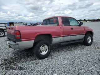 1999 Dodge 1500 z VIN 3B7HF13Z5XM572688, wystawiony jako Copart lot #71714375 z przebiegiem 216 324 mil mil oraz Szkoda całkowita • Salvage title. Historia ofert i sprzedaży dostępna na DreamBid. Obrazek 3.