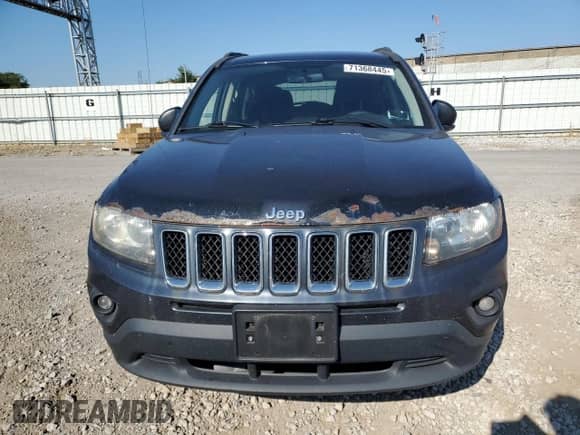 2014 Jeep Compass Sport with VIN 1C4NJDBB3ED828648, listed as a Copart auction lot 71368445 with 155,934 mi miles and Clean title. Bid and sale history available at DreamBid. Image 5.