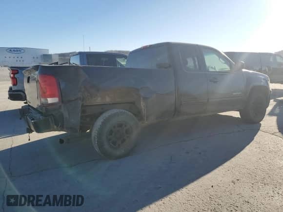 2008 GMC Sierra 1500 Work Truck with VIN 2GTEC19C781310873, listed as a Copart auction lot 47306825 with 173,962 mi miles and Non repairable. Bid and sale history available at DreamBid. Image 3.