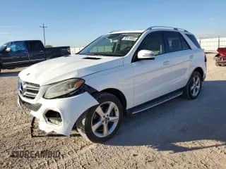 2017 Mercedes-Benz GLE 350 z VIN 4JGDA5JB5HA946561, wystawiony jako Copart lot #82470085 z przebiegiem 84 846 mil mil oraz Szkoda całkowita • Salvage title. Historia ofert i sprzedaży dostępna na DreamBid. Obrazek 1.