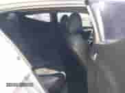 2013 Hyundai Veloster Turbo z VIN KMHTC6AE5DU111316, wystawiony jako IAAI lot #42958535 z przebiegiem 129 523 mil mil oraz . Historia ofert i sprzedaży dostępna na DreamBid. Obrazek 8.