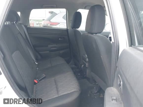 2023 Mitsubishi Outlander ES z VIN JA4ARUAU2PU007726, wystawiony jako IAAI lot #41899004 z przebiegiem 32 019 mil mil oraz . Historia ofert i sprzedaży dostępna na DreamBid. Obrazek 8.