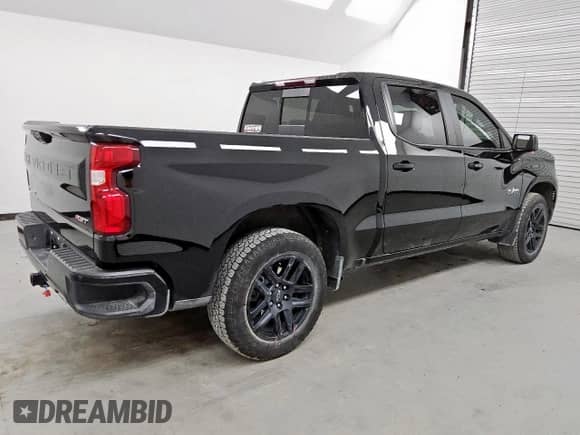 2024 Chevrolet Silverado 1500 RST with VIN 1GCUDEE87RZ256369, listed as a Copart auction lot 70054035 with 37,773 mi miles and Clean title. Bid and sale history available at DreamBid. Image 3.