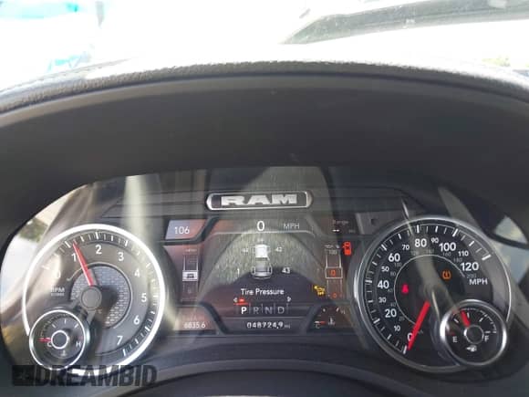 2023 Ram 1500 Laramie z VIN 1C6SRFJT2PN540528, wystawiony jako IAAI lot #43088337 z przebiegiem 48 724 mil mil oraz . Historia ofert i sprzedaży dostępna na DreamBid. Obrazek 7.