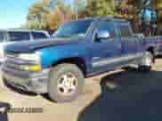 2001 Chevrolet Silverado 1500 LS z VIN 1GCEK19T71E198566, wystawiony jako IAAI lot #43500423 z przebiegiem 236 813 mil mil oraz . Historia ofert i sprzedaży dostępna na DreamBid. Obrazek 2.