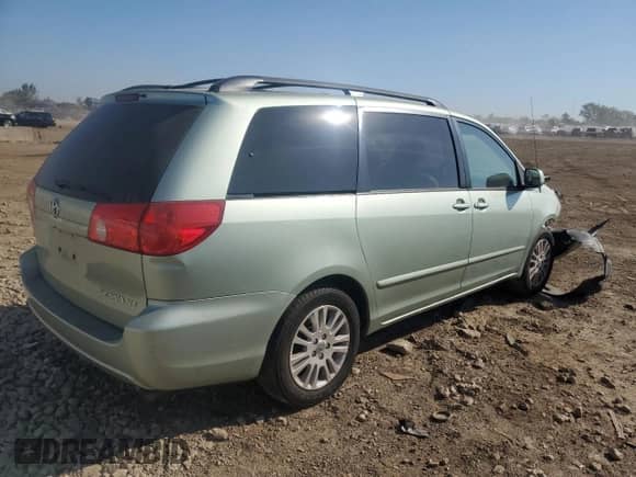 2010 Toyota Sienna XLE с VIN 5TDYK4CC8AS324290, выставлен на аукционе Copart как лот 81019885 с пробегом 130 506 миль миль и Списание • Salvage title. История ставок и продаж доступна на DreamBid. Изображение 3.