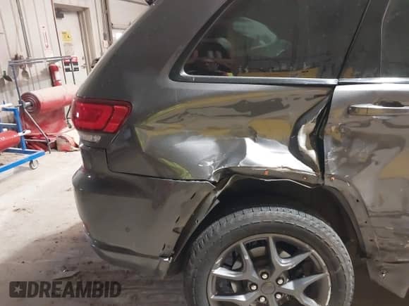 2021 Jeep Grand Cherokee Limited z VIN 1C4RJFBG0MC586852, wystawiony jako IAAI lot #41953875 z przebiegiem 89 029 mil mil oraz . Historia ofert i sprzedaży dostępna na DreamBid. Obrazek 6.