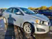 2012 Chevrolet Sonic LT z VIN 1G1JC5SH6C4134268, wystawiony jako Copart lot #87025085 z przebiegiem 157 335 mil mil oraz Szkoda całkowita • Salvage title. Historia ofert i sprzedaży dostępna na DreamBid. Obrazek 4.