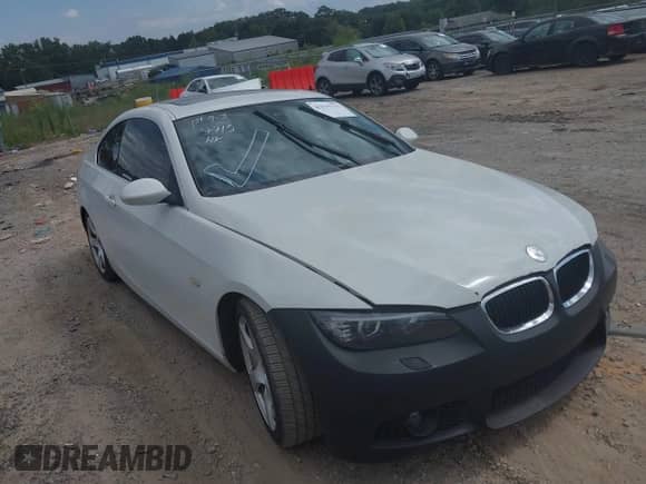 2007 BMW 3 Series 328i z VIN WBAWB33577PV72467, wystawiony jako IAAI lot #43137715 z przebiegiem 185 657 mil mil oraz . Historia ofert i sprzedaży dostępna na DreamBid. Obrazek 1.