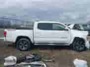 2017 Toyota Tacoma SR5 с VIN 3TMCZ5AN3HM106655, выставлен на аукционе IAAI как лот 41838777 с пробегом 63 740 миль миль и . История ставок и продаж доступна на DreamBid. Изображение 14.
