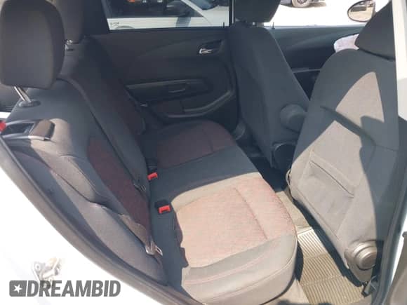 2019 Chevrolet Sonic LT с VIN 1G1JD6SB5K4107429, выставлен на аукционе IAAI как лот 42893870 с пробегом 113 676 миль миль и . История ставок и продаж доступна на DreamBid. Изображение 8.