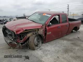 2014 Ram 1500 Tradesman z VIN 1C6RR6FG7ES435069, wystawiony jako Copart lot #65970195 z przebiegiem 104 651 mil mil oraz Szkoda całkowita • Salvage title. Historia ofert i sprzedaży dostępna na DreamBid. Obrazek 1.