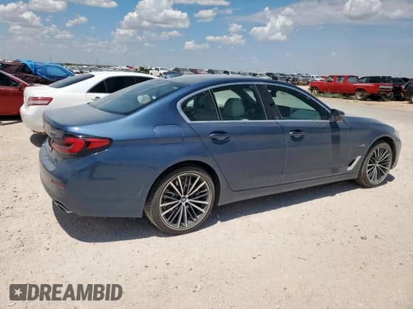 2023 BMW 5 Series 530e с VIN WBA13AG08PCL88897, выставлен на аукционе Copart как лот 65468695 с пробегом 24 926 миль миль и Списание • Salvage title. История ставок и продаж доступна на DreamBid. Изображение 3.