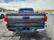 2017 Toyota Tacoma SR5 с VIN 3TMDZ5BN5HM017544, выставлен на аукционе Copart как лот 71926035 с пробегом 117 939 миль миль и Списание • Salvage title. История ставок и продаж доступна на DreamBid. Изображение 6.