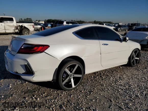 2017 Honda Accord Touring with VIN 1HGCT2B09HA003449, listed as a Copart auction lot 46804995 with 102,114 mi miles and Salvage title. Bid and sale history available at DreamBid. Image 3.