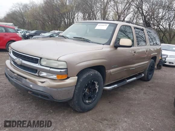 2000 Chevrolet Suburban LT with VIN 3GNFK16T6YG170955, listed as a IAAI auction lot 41918976 with 332,207 mi miles and . Bid and sale history available at DreamBid. Image 2.