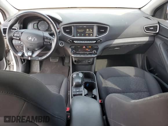 2019 Hyundai Ioniq с VIN KMHC75LH7KU049582, выставлен на аукционе Copart как лот 64332305 с пробегом 62 577 миль миль и Списание • Salvage title. История ставок и продаж доступна на DreamBid. Изображение 8.