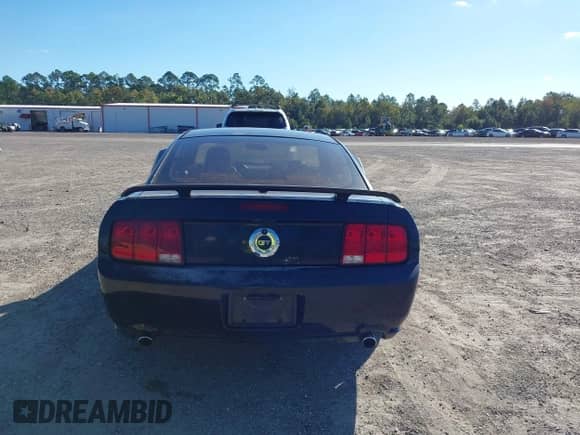 2007 Ford Mustang GT Deluxe с VIN 1ZVFT82H175320750, выставлен на аукционе IAAI как лот 43484852 с пробегом 104 474 миль миль и . История ставок и продаж доступна на DreamBid. Изображение 16.