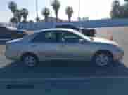 2005 Toyota Camry LE с VIN 4T1BF32K45U090062, выставлен на аукционе IAAI как лот 42405197 с пробегом 85 388 миль миль и . История ставок и продаж доступна на DreamBid. Изображение 13.