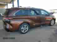 2023 Toyota Sienna Limited с VIN 5TDZSKFC6PS107995, выставлен на аукционе Copart как лот 68572515 с пробегом 26 262 миль миль и Списание • Salvage title. История ставок и продаж доступна на DreamBid. Изображение 3.